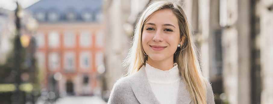 Eslövs folkhögskola erbjuder en mångsidig utbildning i en välkomnande och inspirerande miljö för personlig utveckling.